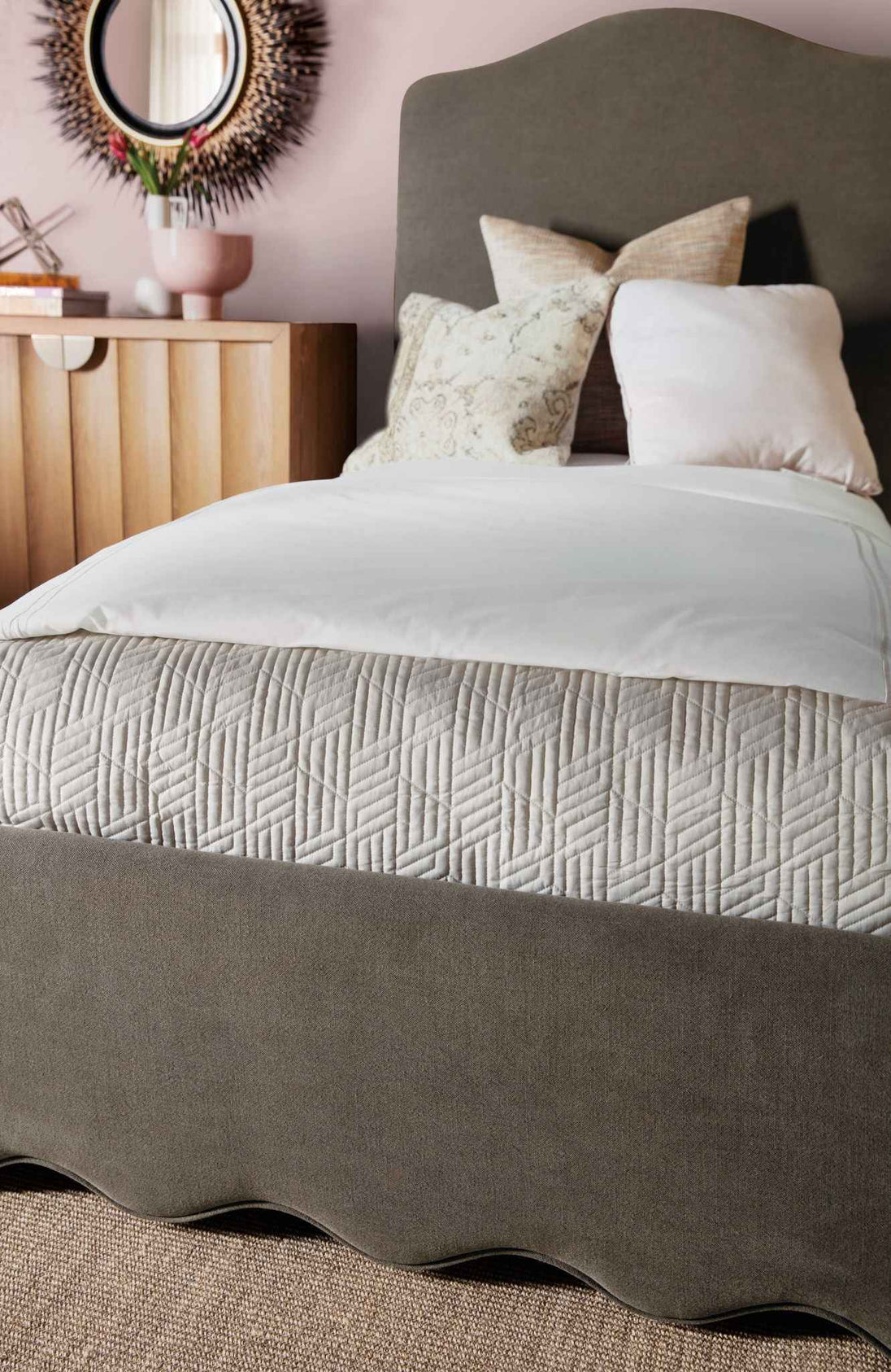 Commerce And Market - Liv Upholstered Bed
