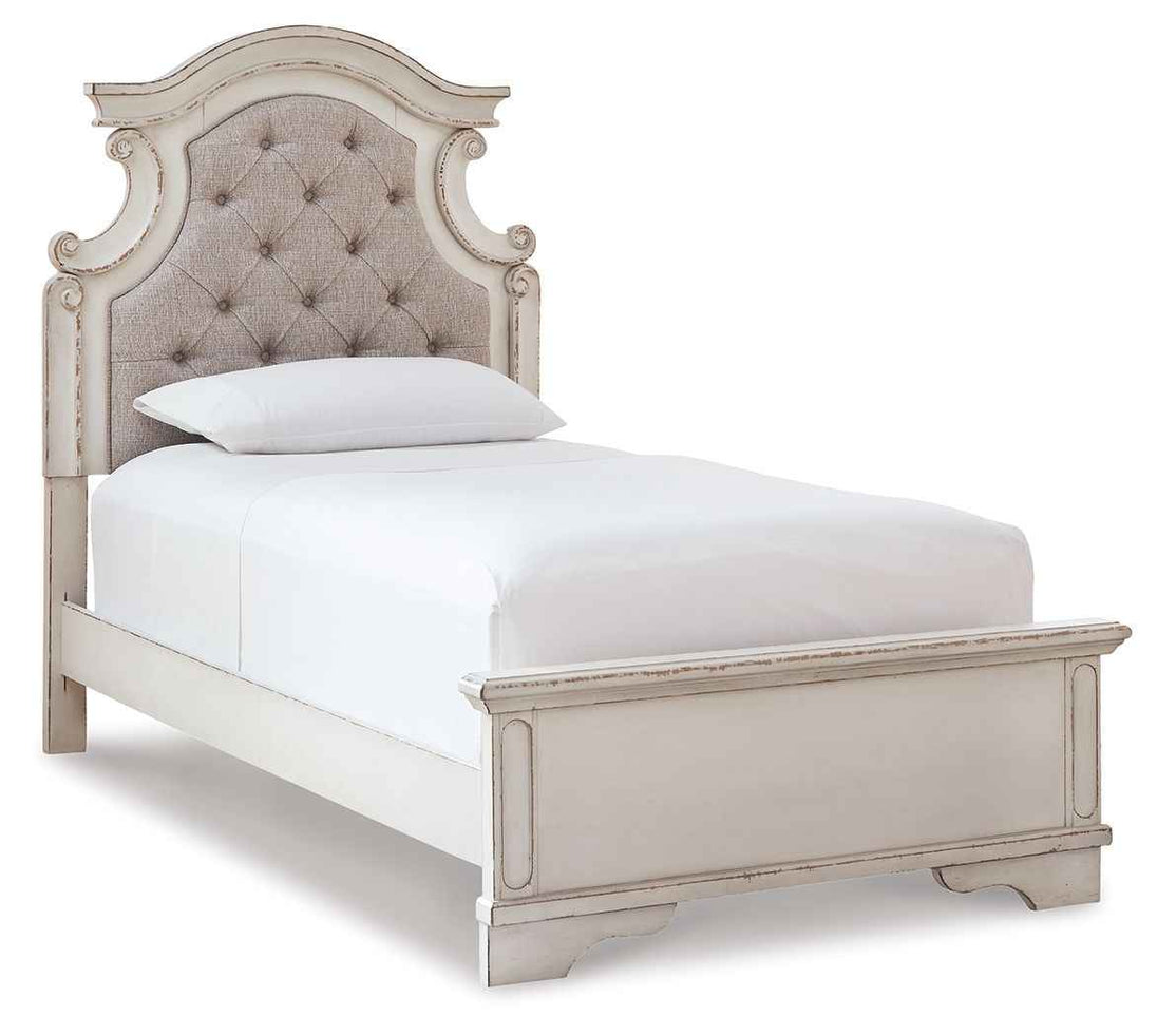 Realyn - Panel Bed