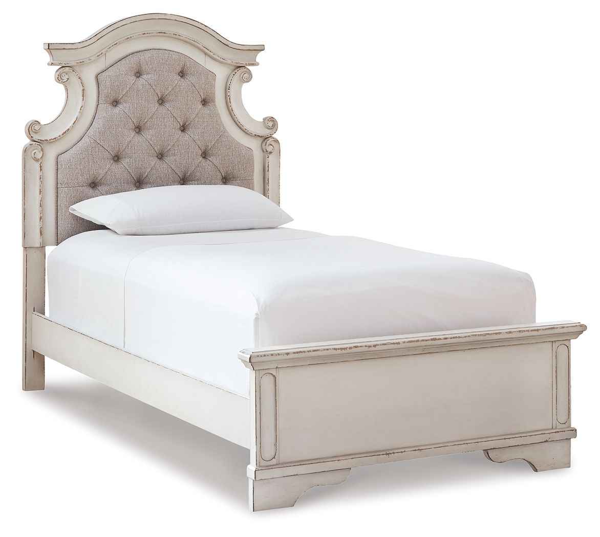 Realyn - Panel Bed