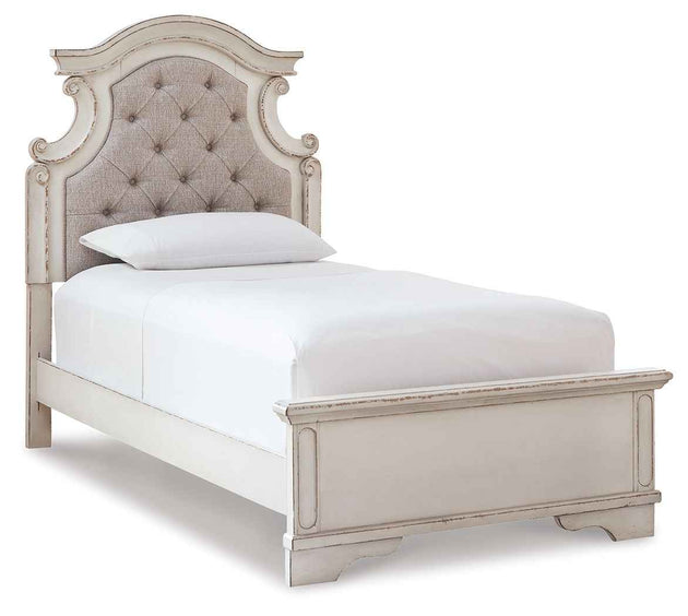 Realyn - Panel Bed