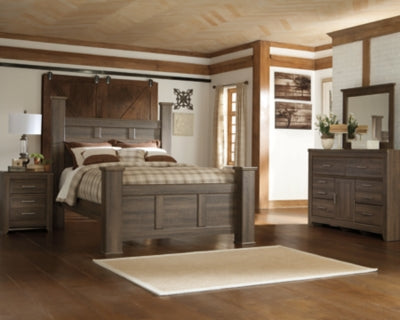 Juararo Queen Poster Bed with Mirrored Dresser and Nightstand