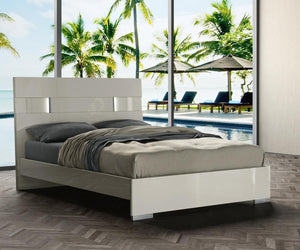 Latania Bed