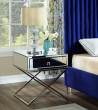 Load image into Gallery viewer, Lynn Side Table - Furniture Depot