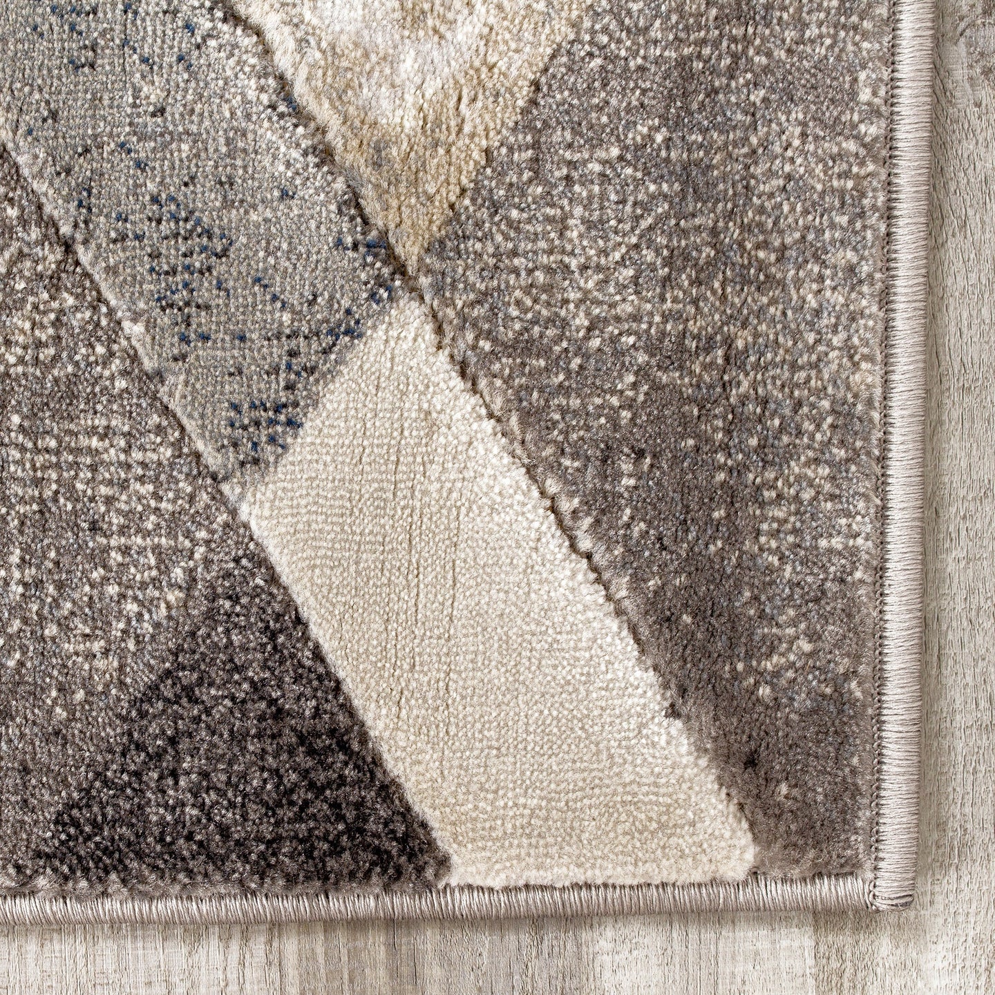 Alida Cream Grey Triangle Shift Rug - Furniture Depot