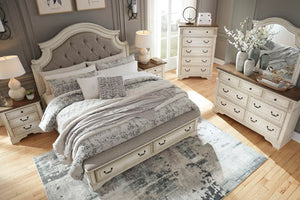 Realyn King Upholstered Bed Storage - Furniture Depot (7693725860088)