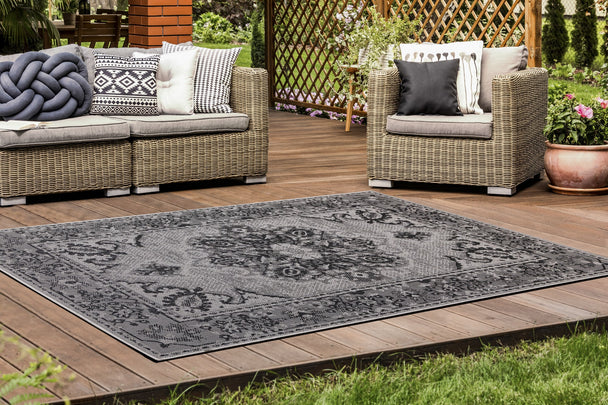 Canopy Grey Black Traditional Rug - Furniture Depot