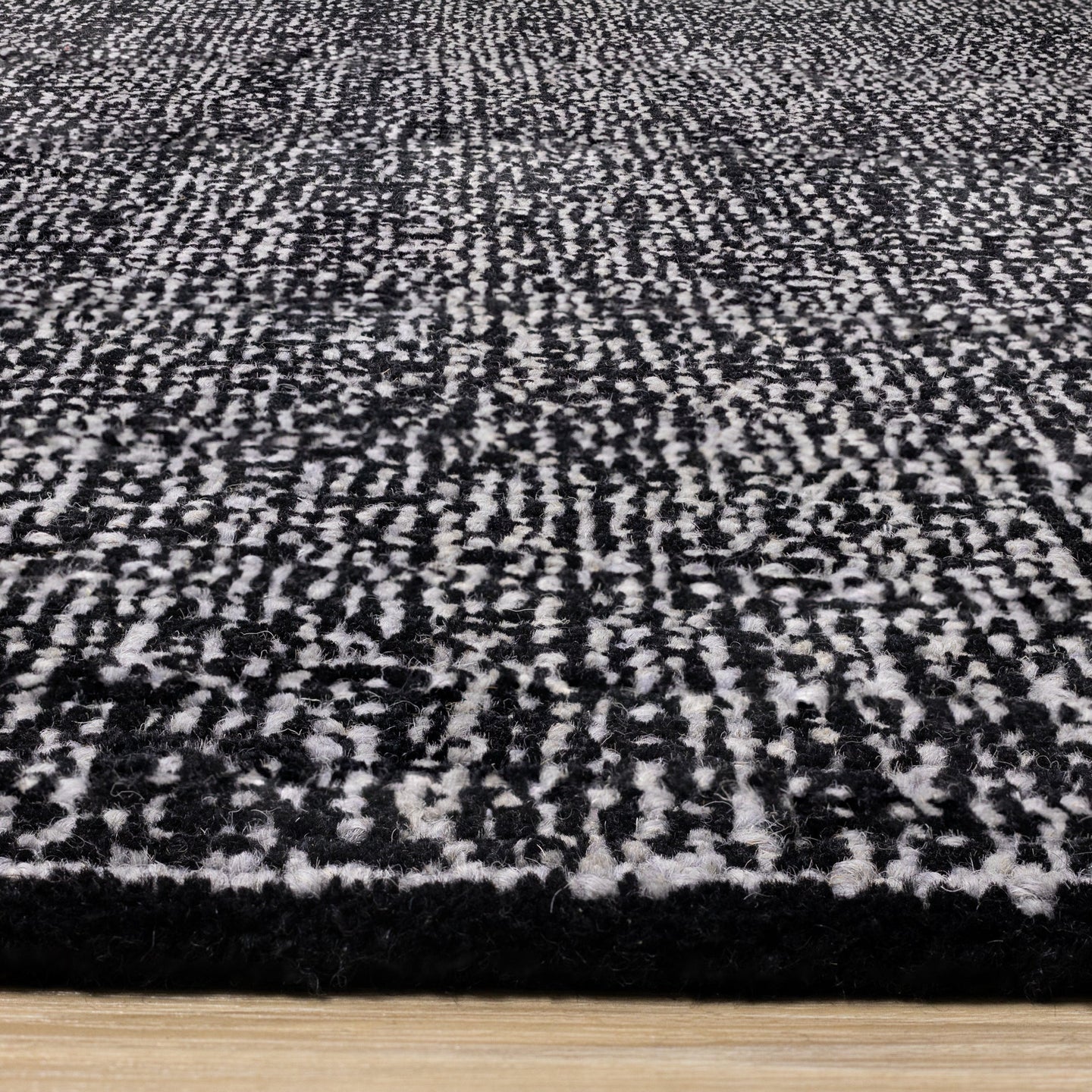 Dawson Black Grey Handtufted Rug - Furniture Depot