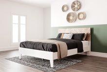 Load image into Gallery viewer, Piperton Queen Platform Bed with headboard - White - Furniture Depot (7727827026168)