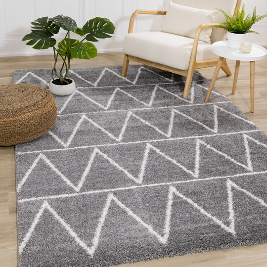 Fergus Grey White Mountain Rows Shag Rug - Furniture Depot