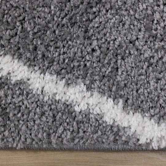 Fergus Grey White Mountain Rows Shag Rug - Furniture Depot