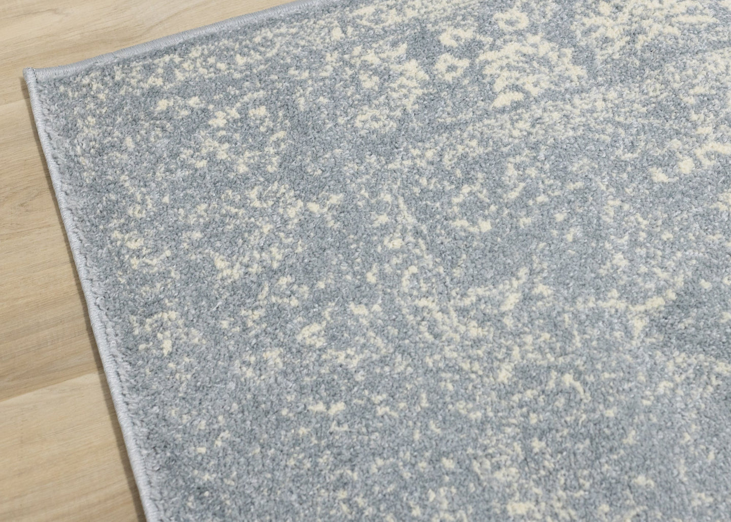 Focus Blue Cream Faded Elegant Rug - Furniture Depot