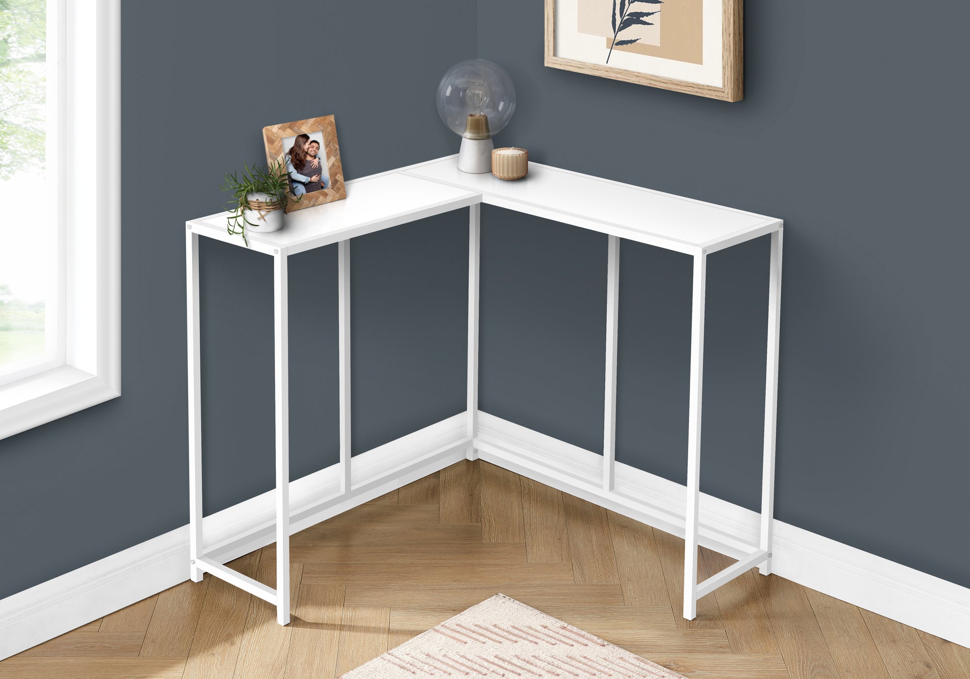 Corner entry outlet table