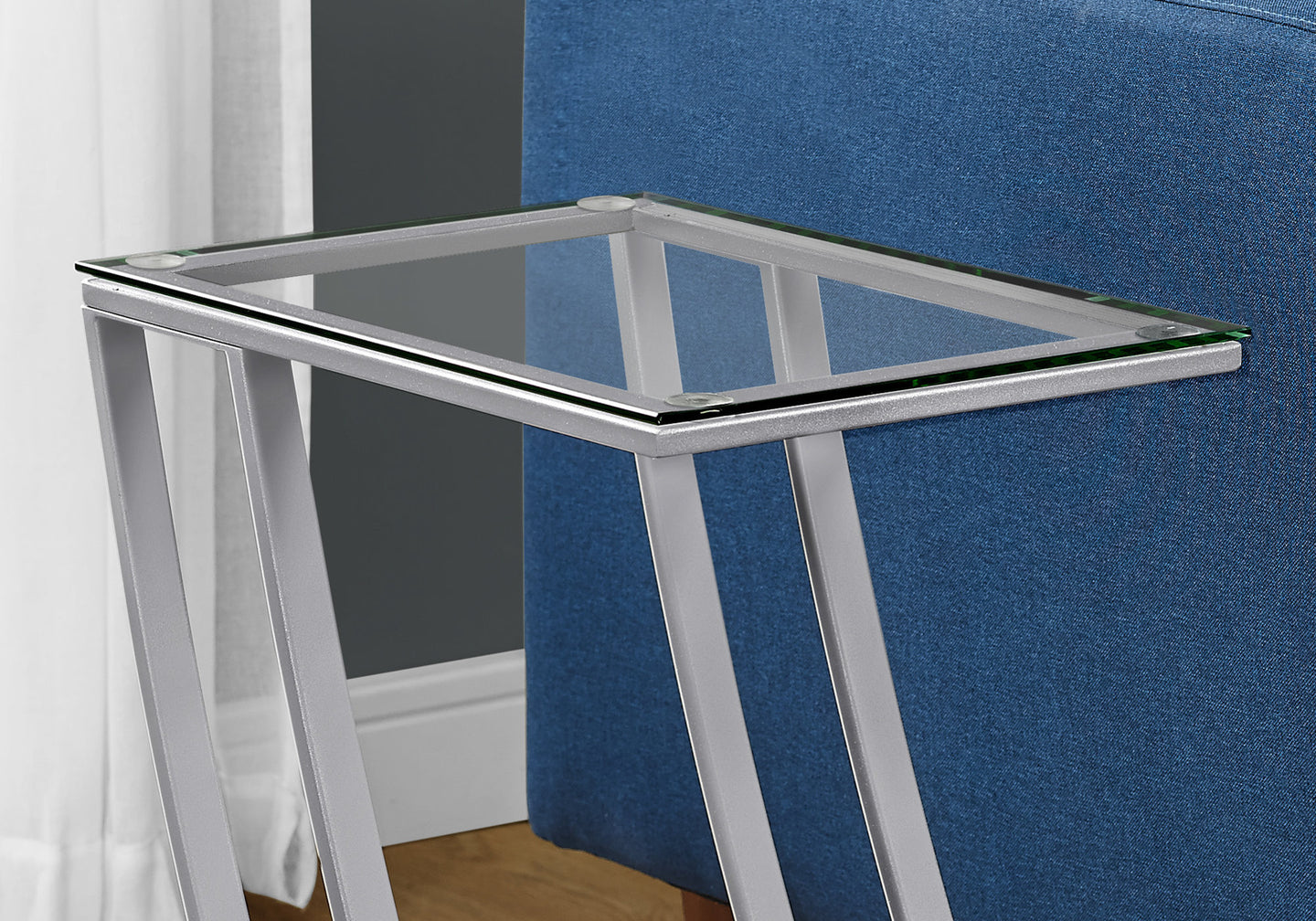 I 3090 Accent Table - Silver Metal With Tempered Glass - Furniture Depot (7881109242104)