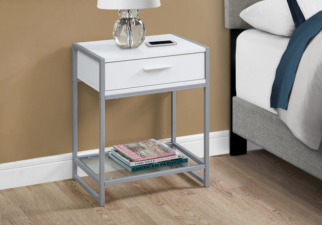 I 3503 Accent Table - 22"H / White/ Silver Metal/ Tempered Glass - Furniture Depot (7881116811512)