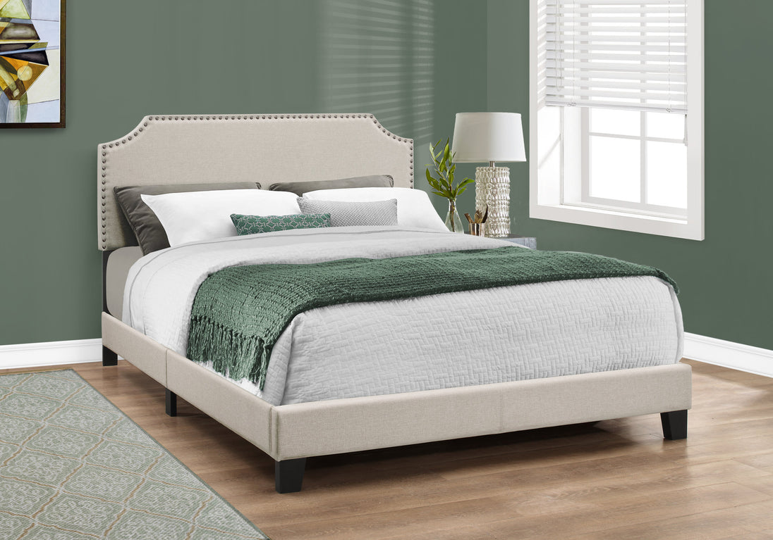 I 5926Q Bed - Queen Size / Beige Linen With Antique Brass Trim - Furniture Depot (7881125527800)