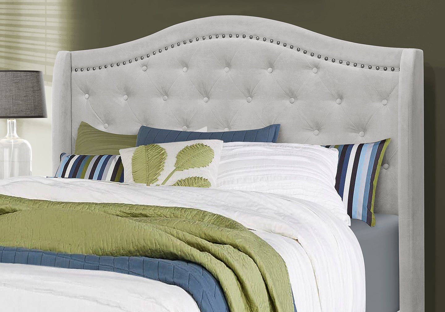 I 5967Q Bed - Queen Size / Light Grey Velvet With Chrome Trim - Furniture Depot