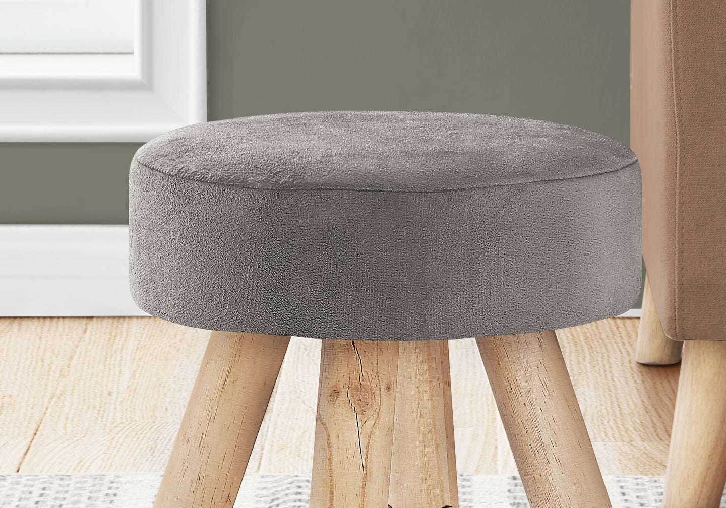 I 9010 Ottoman - Grey Velvet / Natural Wood Legs - Furniture Depot (7881166684408)