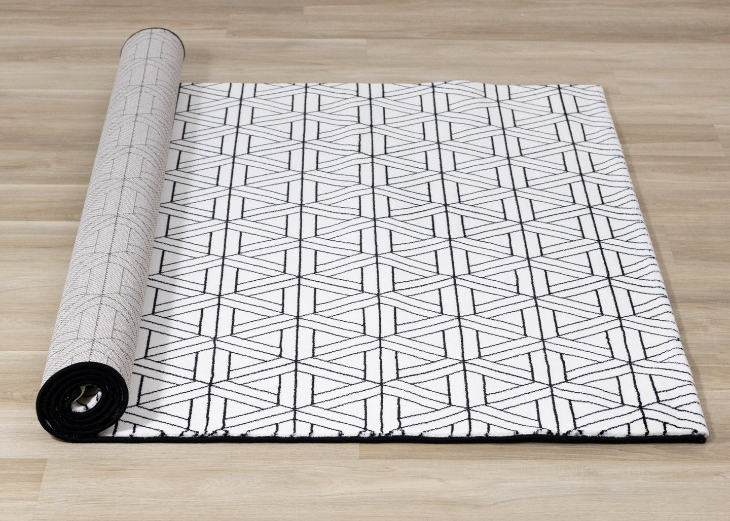 Ice White Black Interlock Rug - Furniture Depot