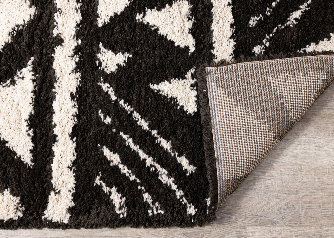 Maroq Black Cream Banded Peaks Rug - Furniture Depot