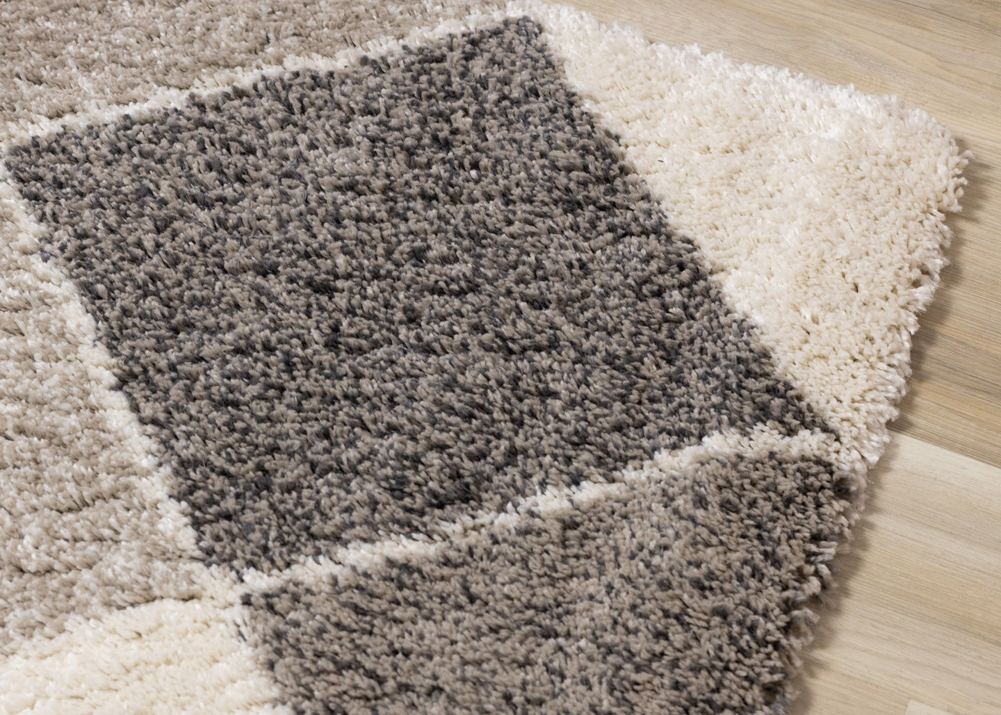 Maroq Cream Beige Diamonds Rug - Furniture Depot