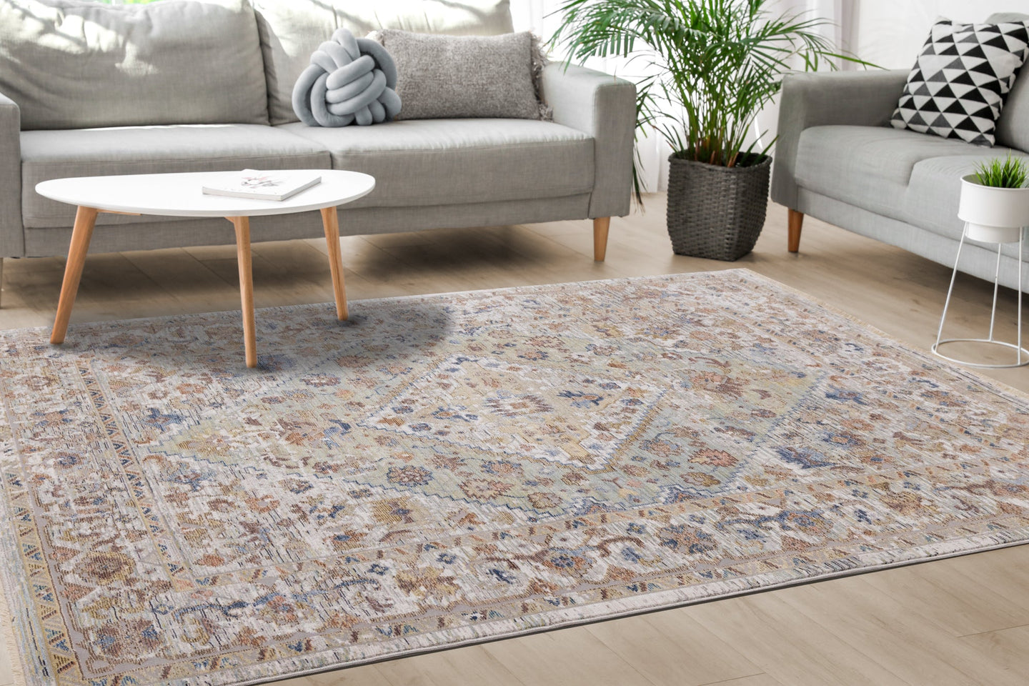 Monaco Diamond Traditional Rug - Furniture Depot