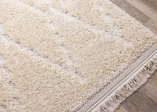 Novato Cream Diamond Shag Rug - Furniture Depot