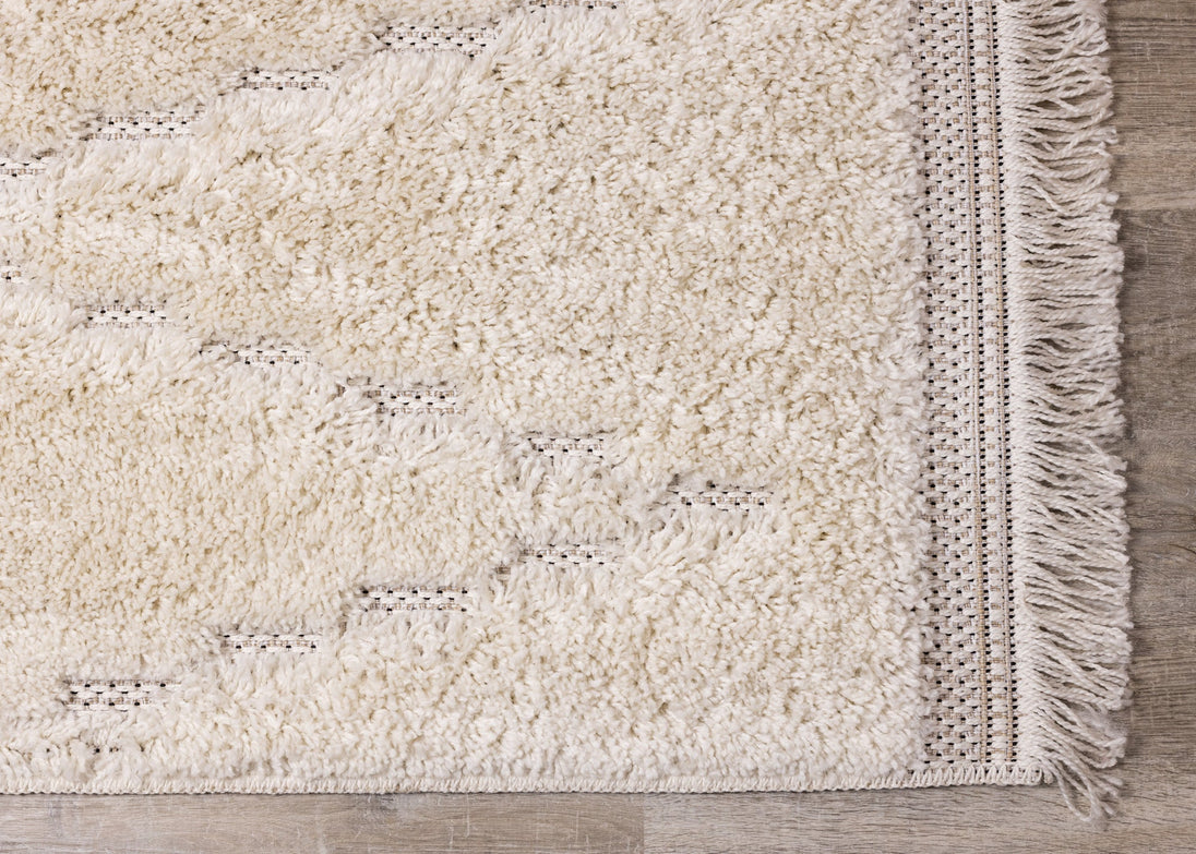 Novato Cream Diamond Shag Rug - Furniture Depot