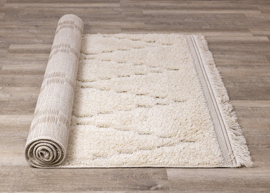 Novato Cream Diamond Shag Rug - Furniture Depot