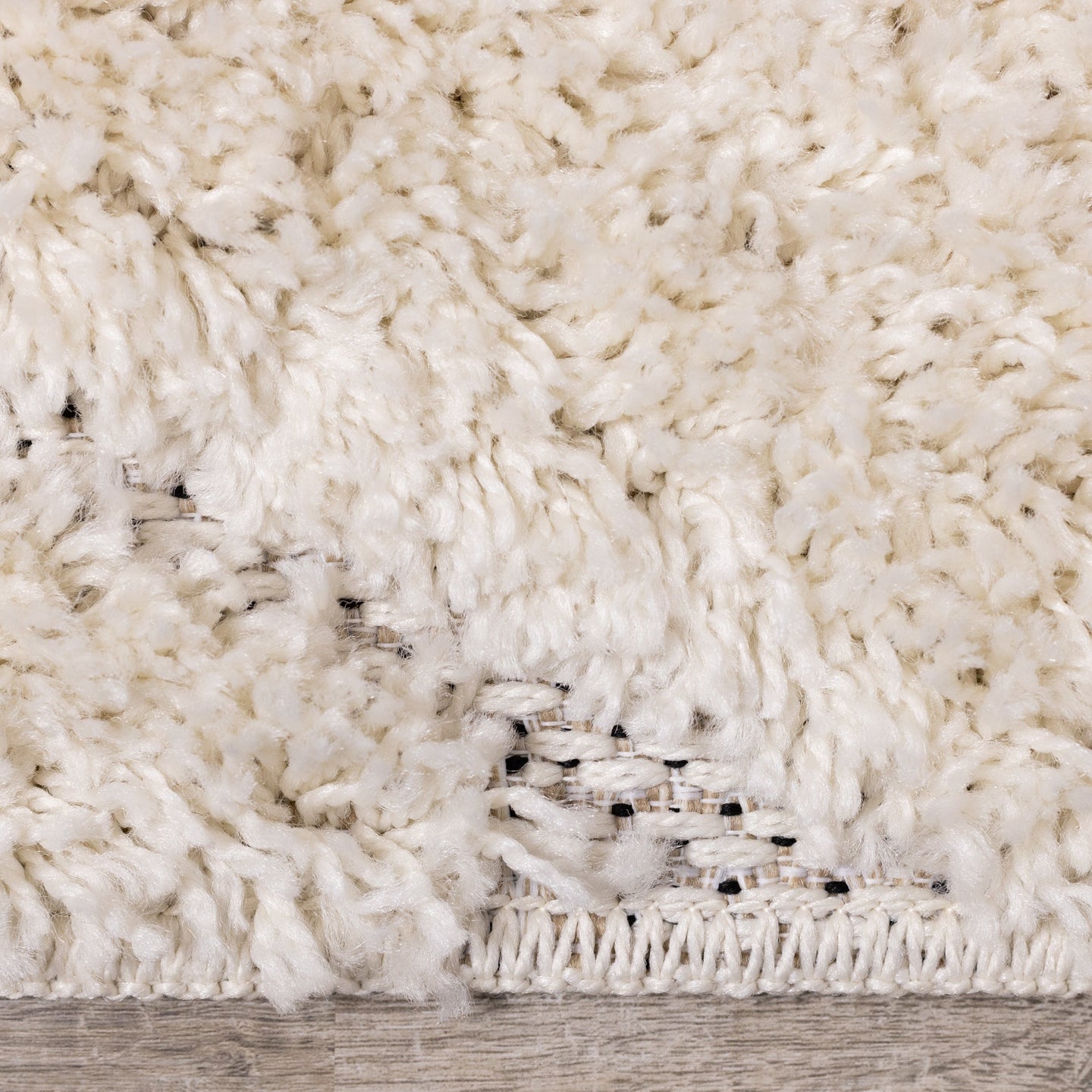 Novato Cream Curves Shag Rug - Furniture Depot