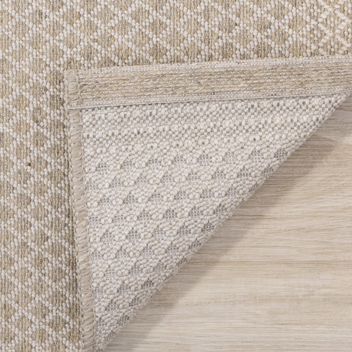 Peak Beige Small Crosshatch Geometric Rug - Furniture Depot