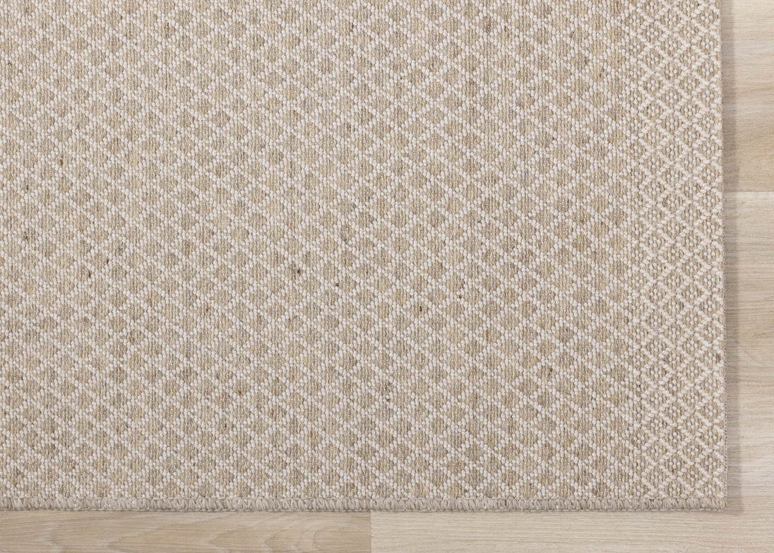 Peak Beige Small Crosshatch Geometric Rug - Furniture Depot