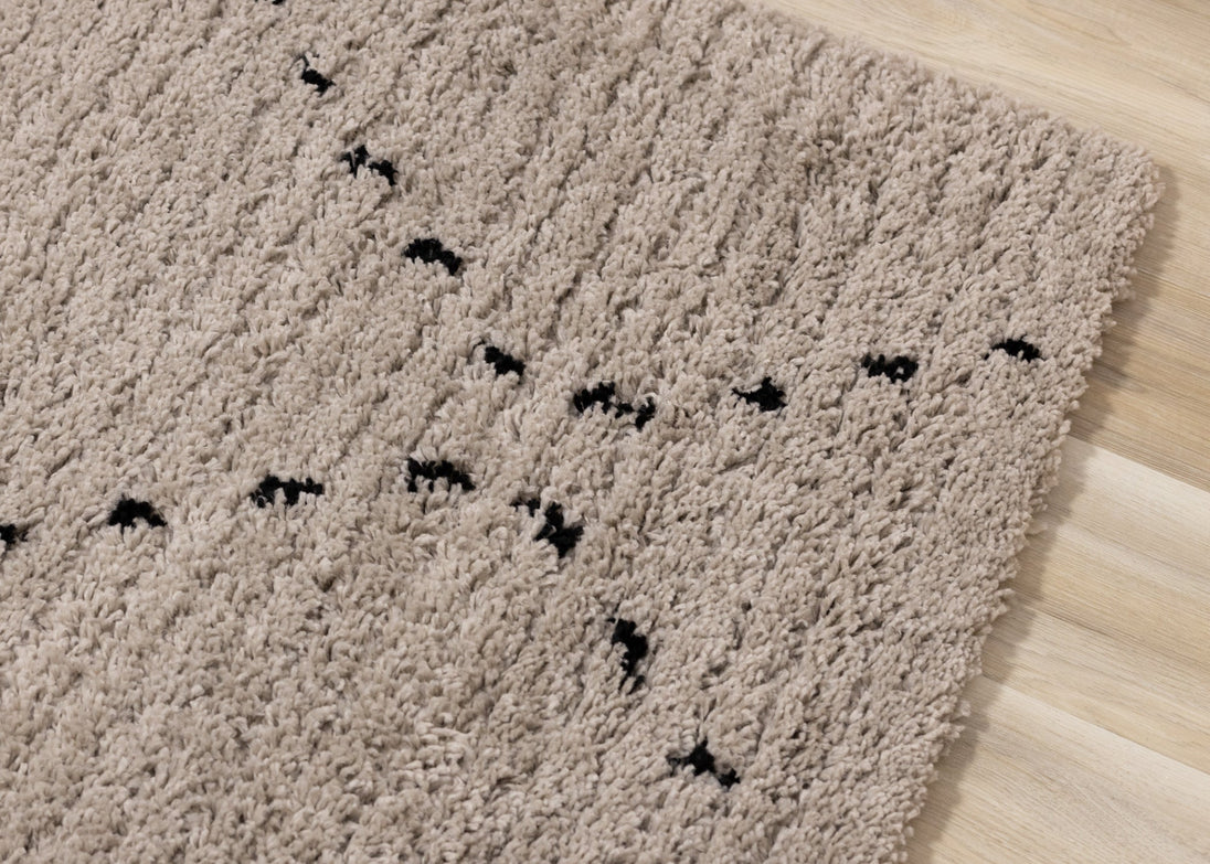 Rondo Beige Black Diamond Stitch Shag Rug - Furniture Depot