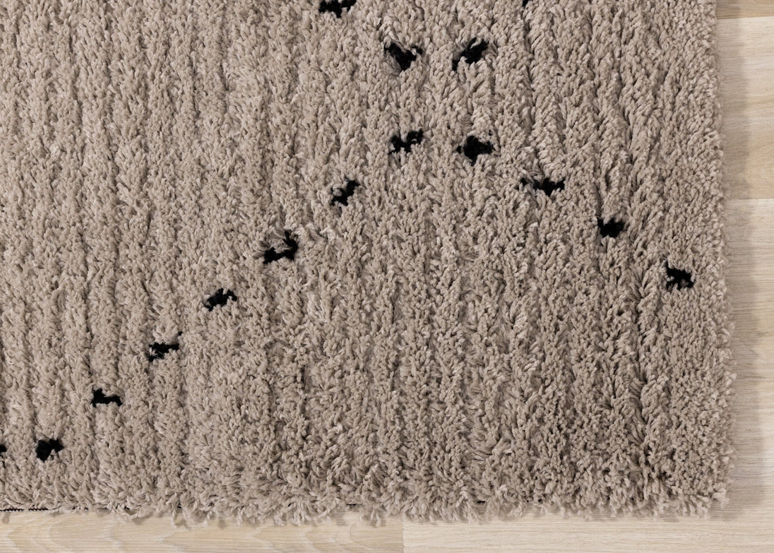 Rondo Beige Black Diamond Stitch Shag Rug - Furniture Depot