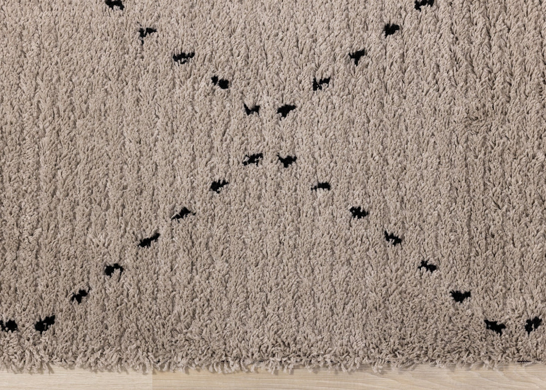 Rondo Beige Black Diamond Stitch Shag Rug - Furniture Depot