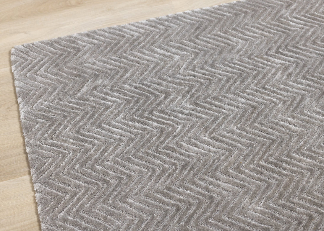 Royal Grey Handtufted Chevron Rug - Furniture Depot