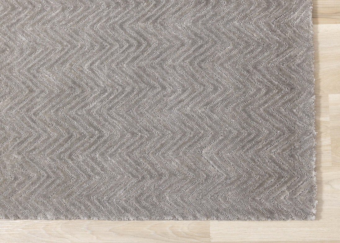 Royal Grey Handtufted Chevron Rug - Furniture Depot