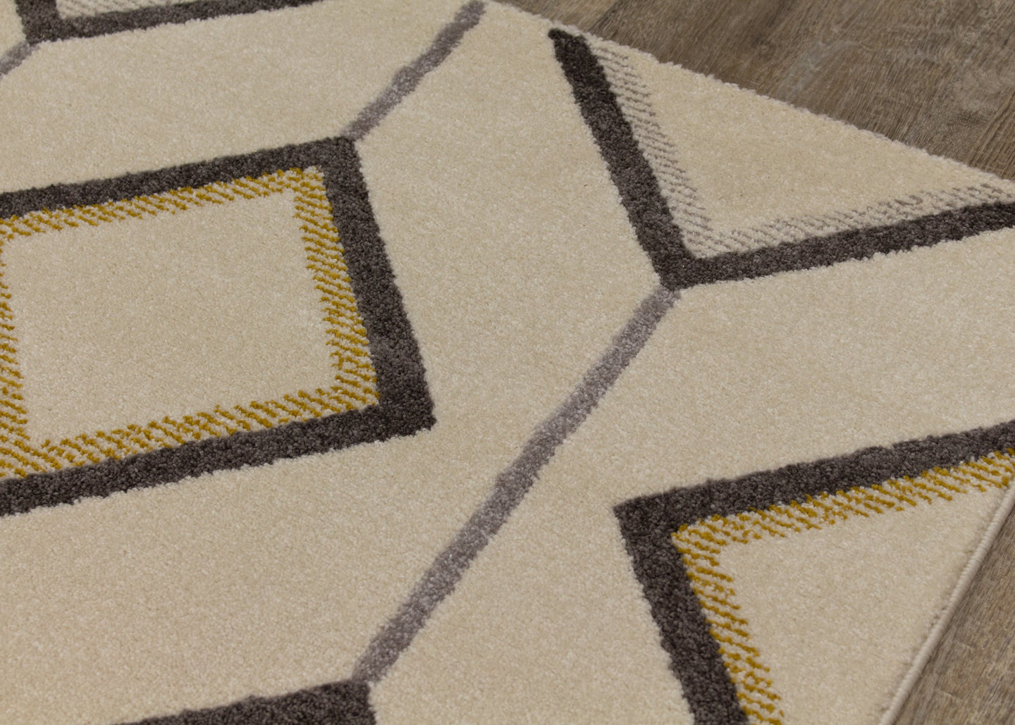 Safi Cream Black Diamonds on the Line Rug - Furniture Depot