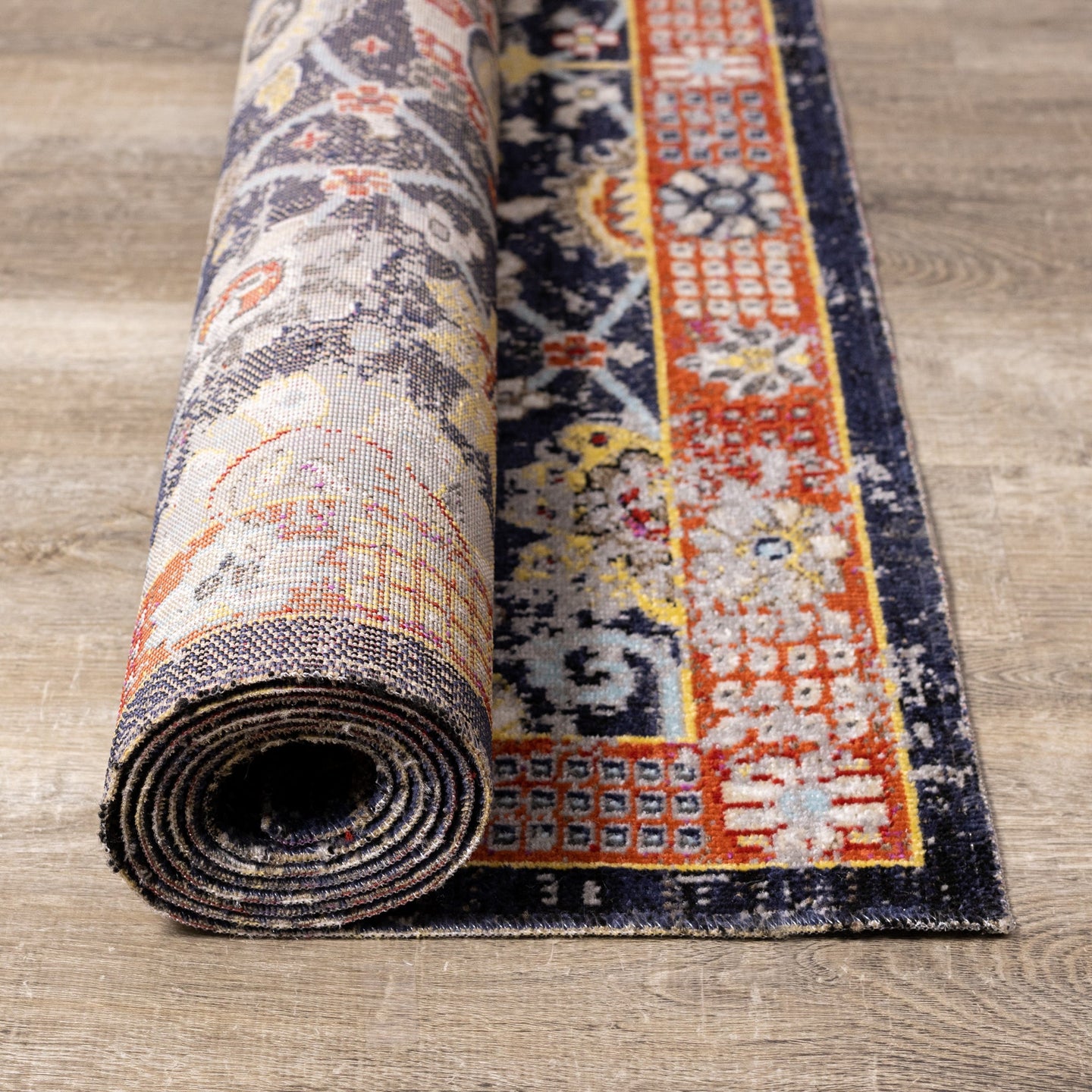 Sara Elaborate Traditional Rug - Furniture Depot