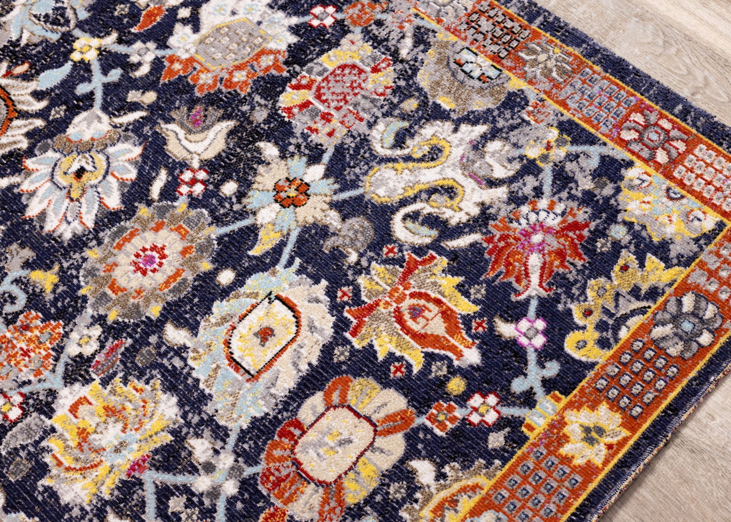 Sara Elaborate Traditional Rug - Furniture Depot