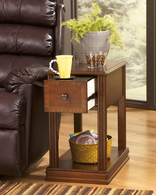 Breegin Chair Side End Table - Furniture Depot (6060603211949)