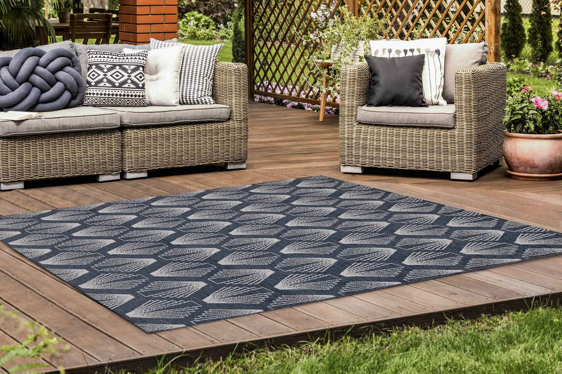 Vista Blue Cream Shell Shapes Indoor/Outdoor Rug - Furniture Depot