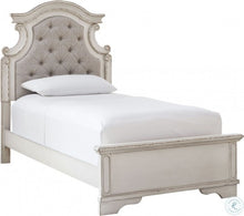 Load image into Gallery viewer, Realyn Full UPH Panel Bed - Furniture Depot (4672989102182)