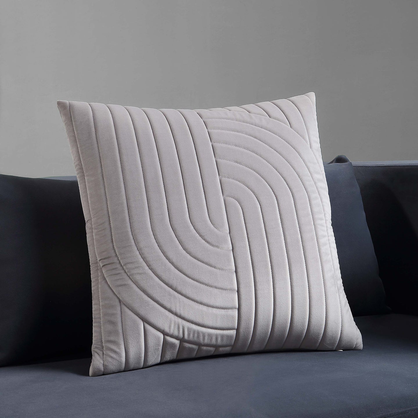 Ultar Indoor Pillow - Furniture Depot