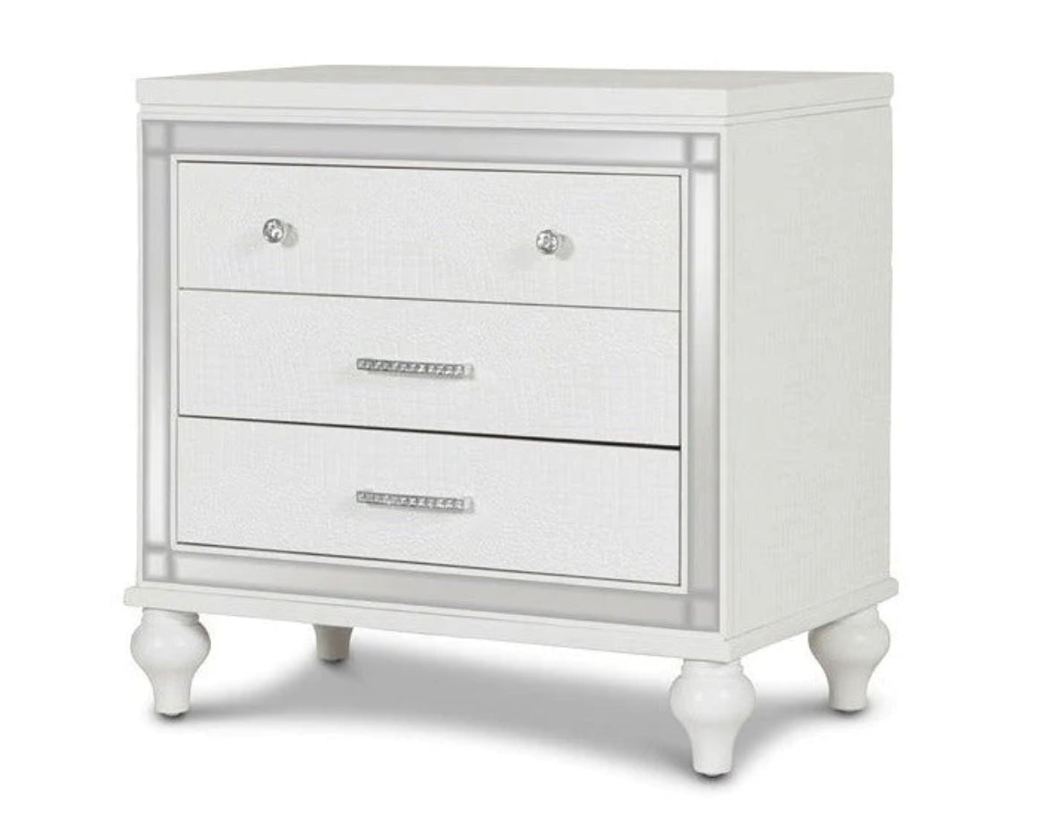 Stirling White Bedroom Collection - Furniture Depot